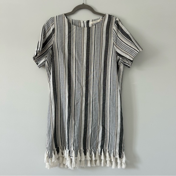 Ellison Dresses & Skirts - Ellison Grey White Linen Stripe Short Sleeve Shift Dress Tassel Trim M